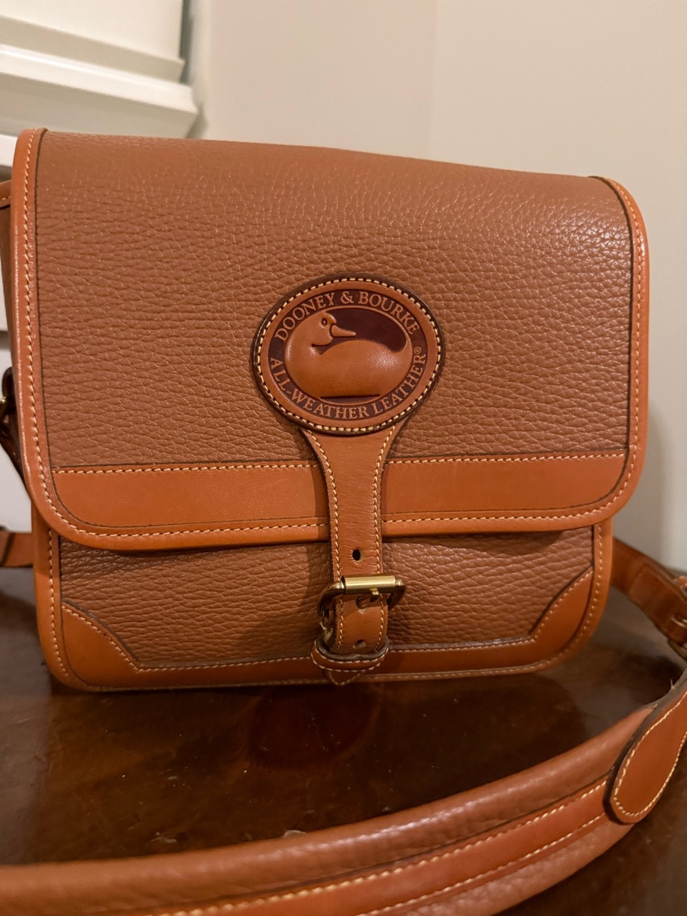 Vintage Dooney and Bourke Small Surrey - Picture 5 of 10